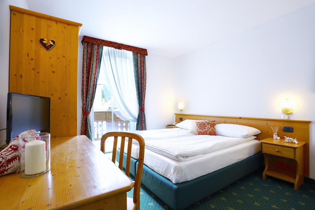 Alp Hotel Dolomiti Dimaro Dış mekan fotoğraf